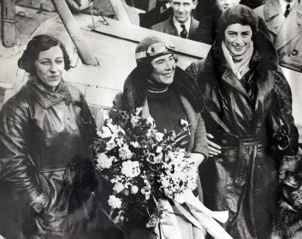 Mildred Bruce with Amy Johnson & Winifred Spooner at the end of her flight