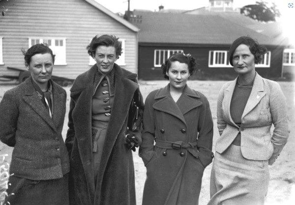L-R Racing drivers Gwenda Stewart, Doreen Evans, Kay Petre, Elsie Wisdom. September 1935