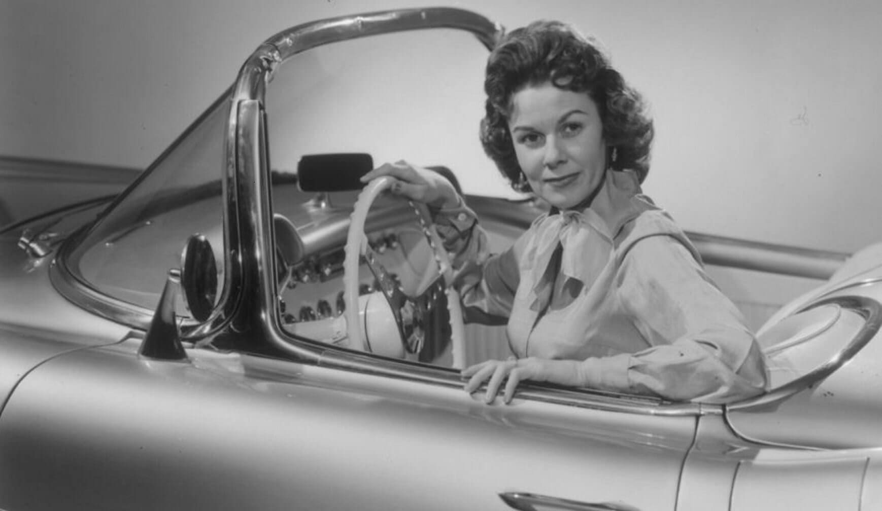 Betty Skelton in a Chevrolet Corvette - women in motorsport Lara Platman