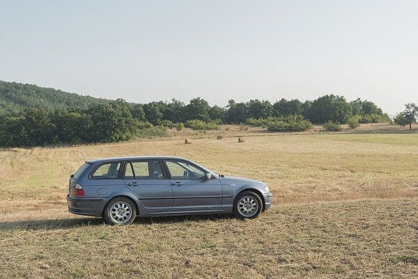 A BMW E46 from 1998_BMW Enthusiast Guide